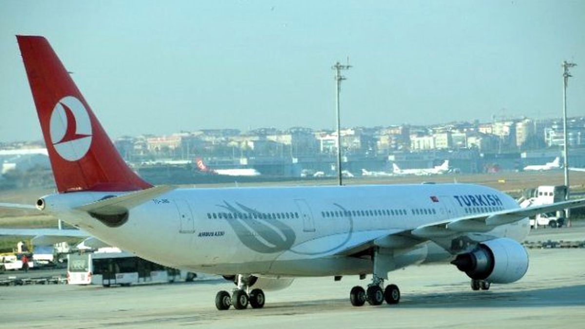 Kapıdaki Küçük Hasar Uçağı Değiştirtti