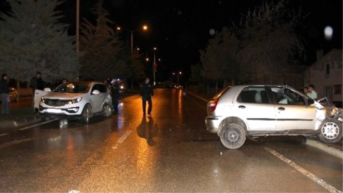 Kastamonu\'da İki Araç Çarpıştı: 7 Yaralı
