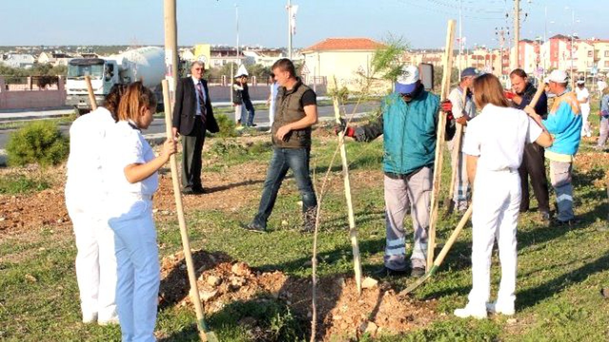 Kaymakam Yönden, Öğrencilerle Fidan Dikti