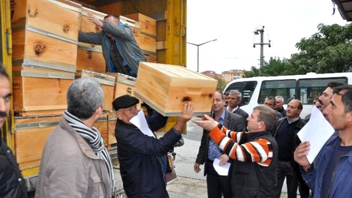 Kızılpınar\'da Arıcılığa Destek