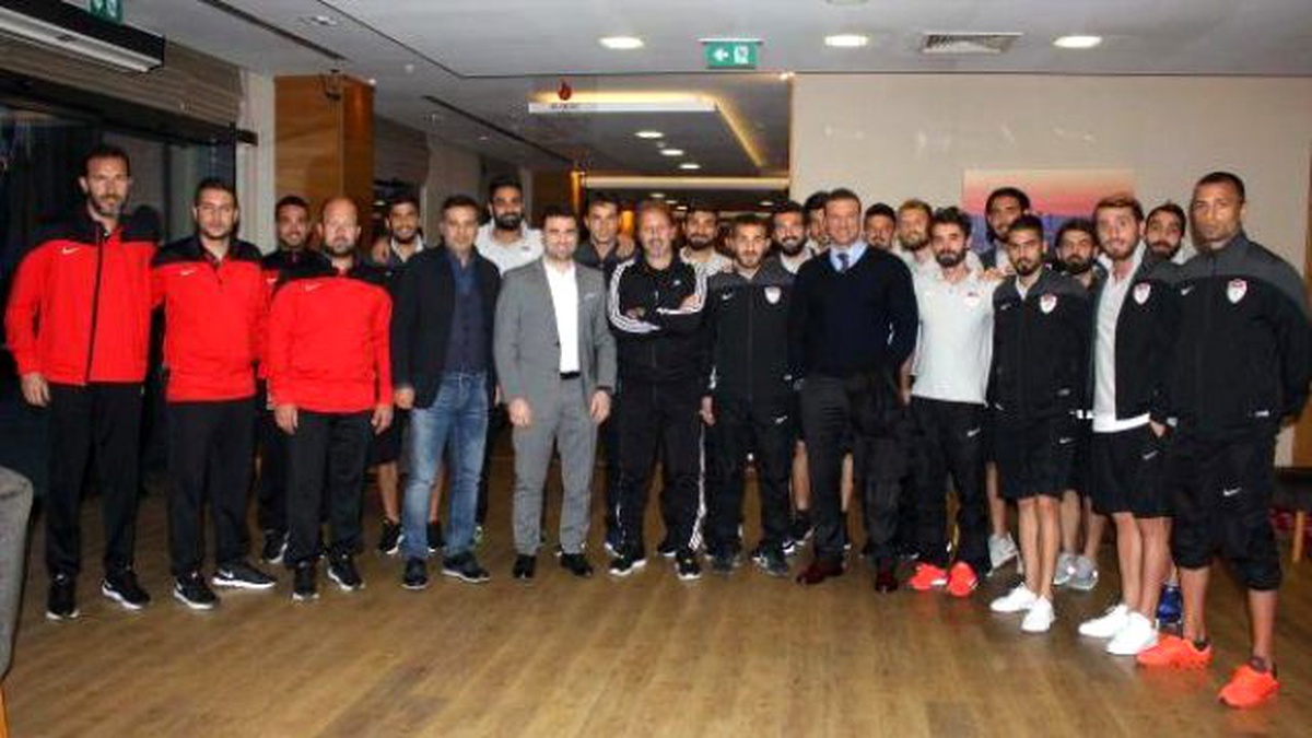 Manisaspor\'a Hakan Ünsal\'dan Ziyaret