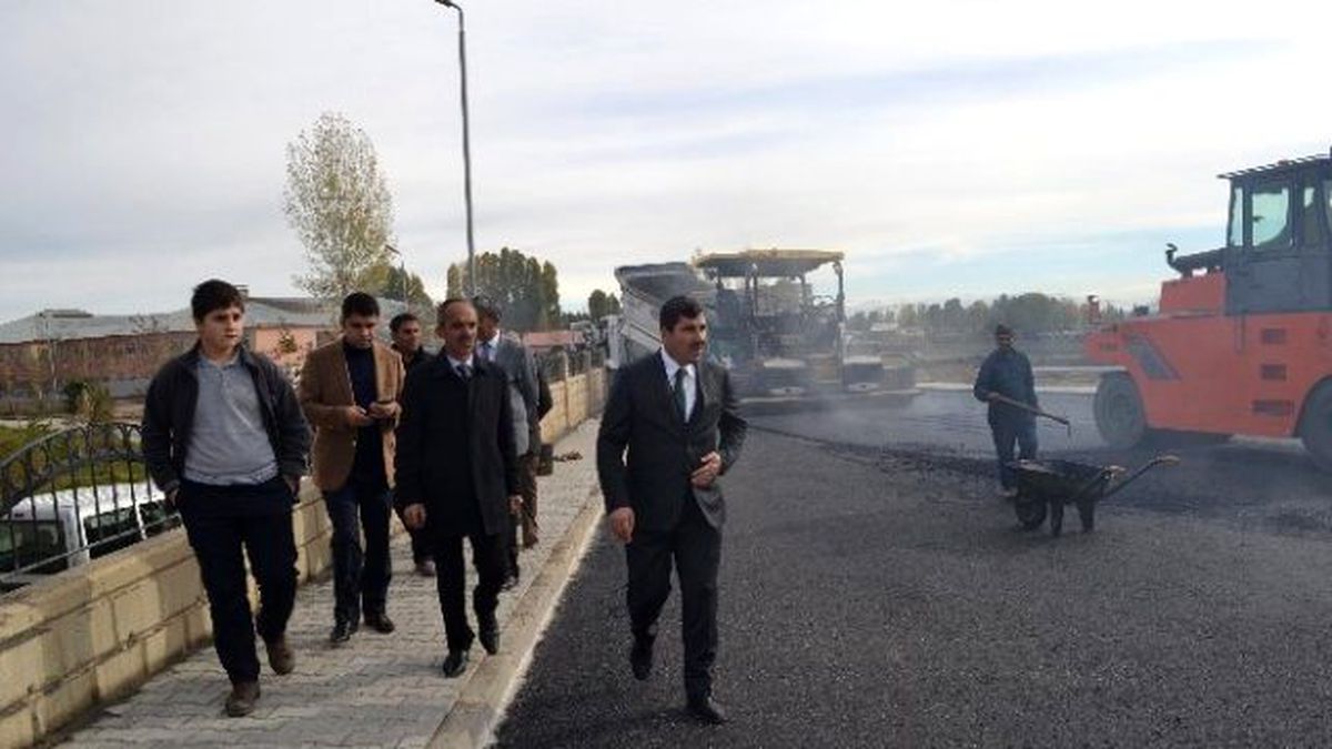 Muş Devlet Hastanesi\'nin Yolu Asfaltlanıyor