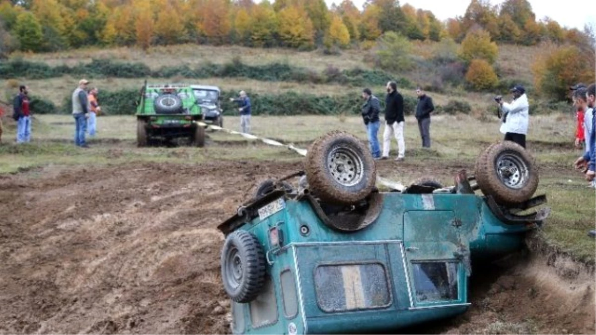 Off-Road Gösterisinde Cip Devrildi