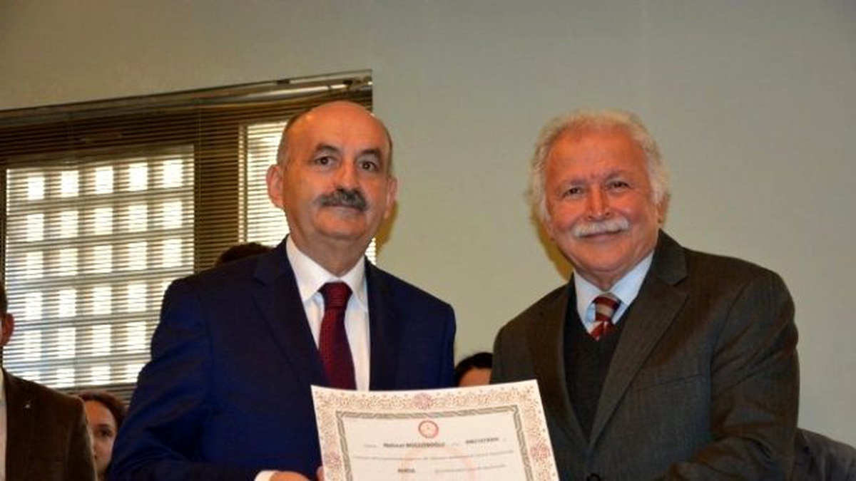 Sağlık Bakanı Müezzinoğlu: "Milletin Beklentisi Dünya ile Yarışabilecek Bir Anayasa