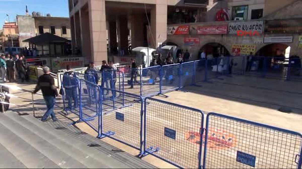 Şanlıurfa?da Hdp\'li ve İHD\'li Grup, Silvan\'daki Operasyonunu Protesto Etti