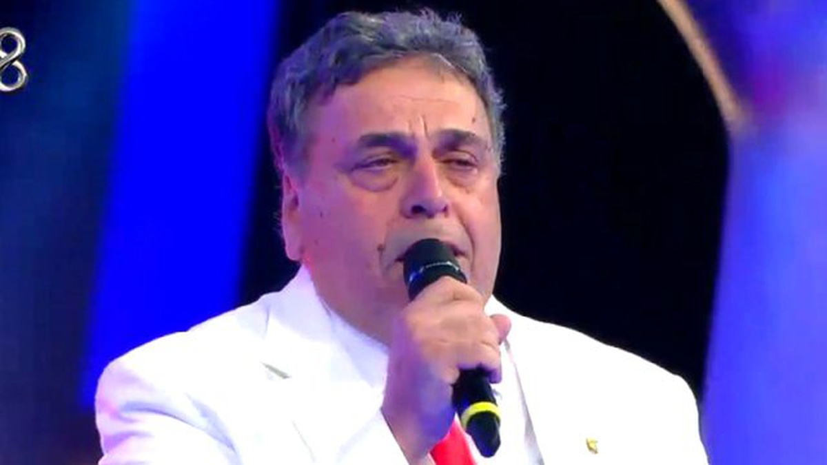 Tuğrul Akın \'Gülmek İçin Yaratılmış\'