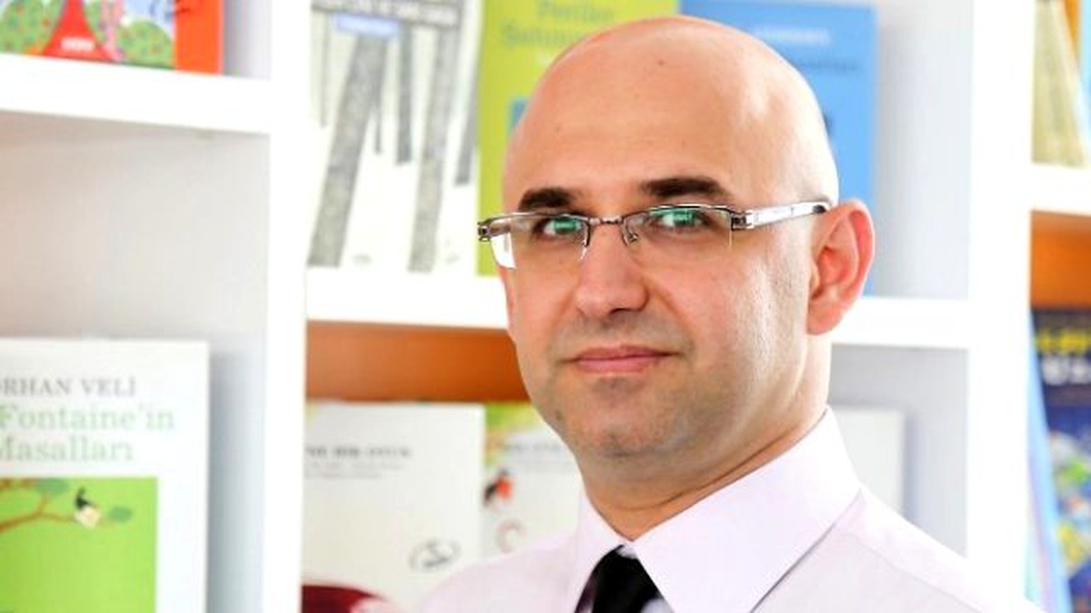 Ümit Sanlav, Sosyal Medyada Bağımlılık Türlerine Dikkat Çekti