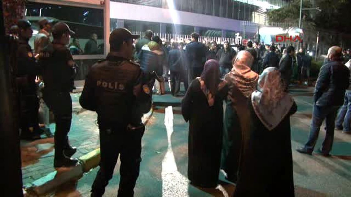 Zaman Gazetesi\'nde Polis Ekibi... 2-