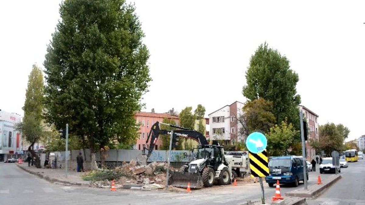 Aksaray\'da Yollar Genişletiliyor