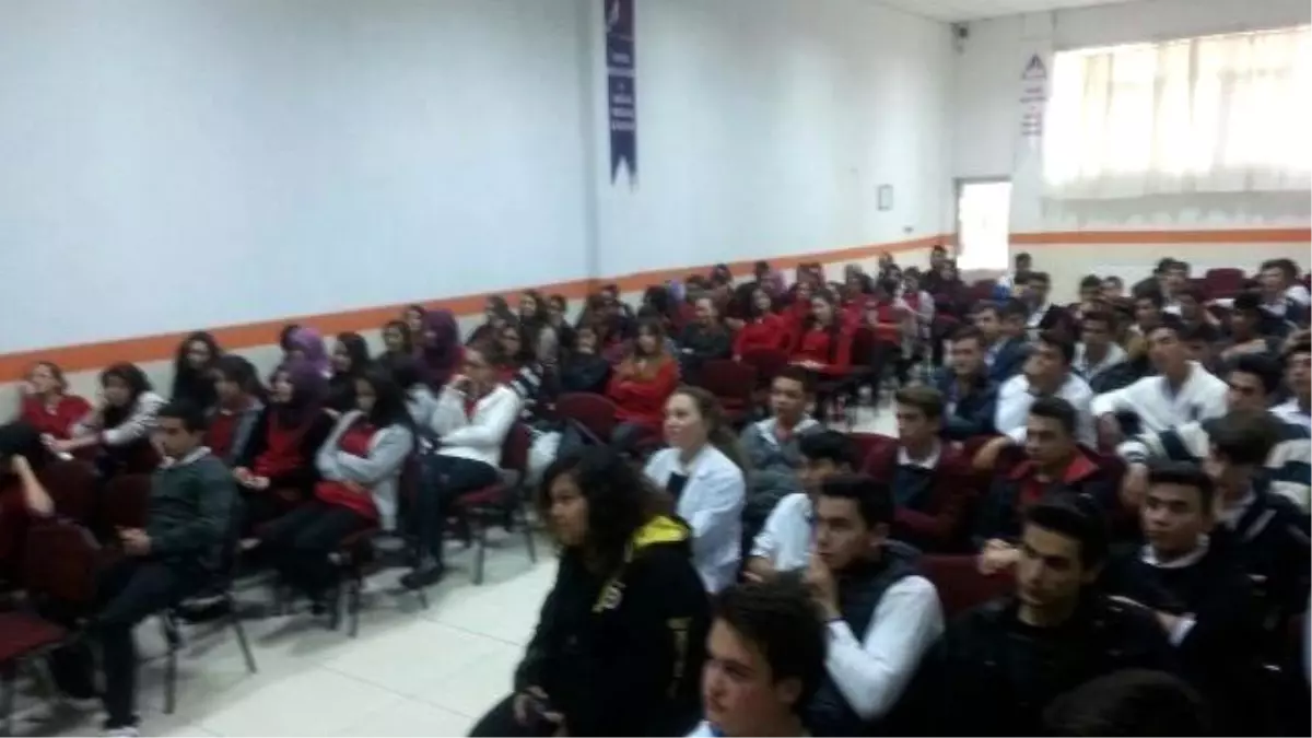 AKUT\'tan "Acil Durum ve Deprem" Semineri