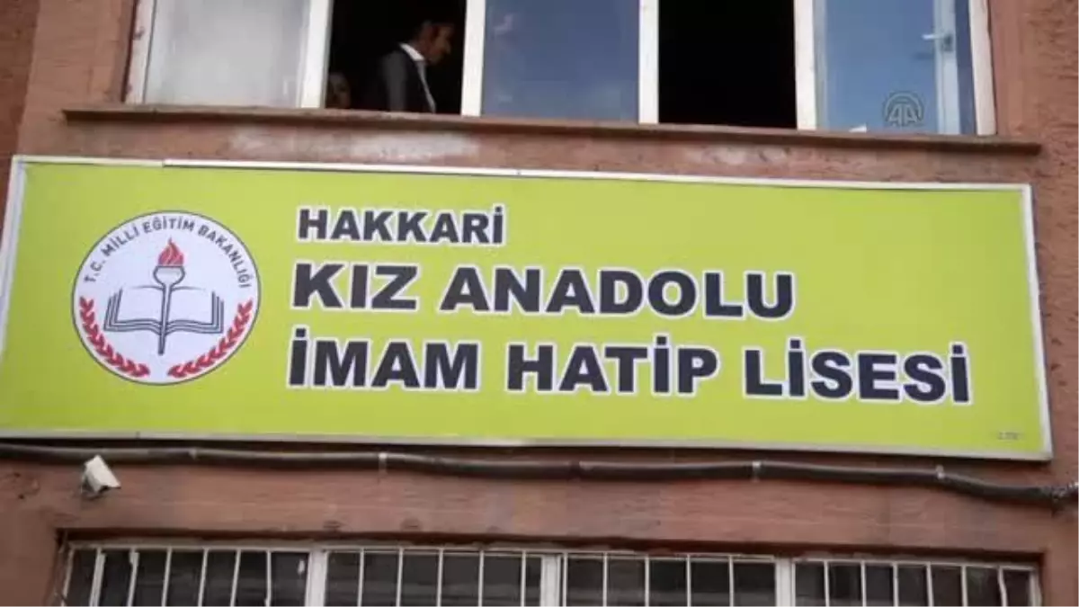 Anne ve Babasının İzinde Hakkari\'de