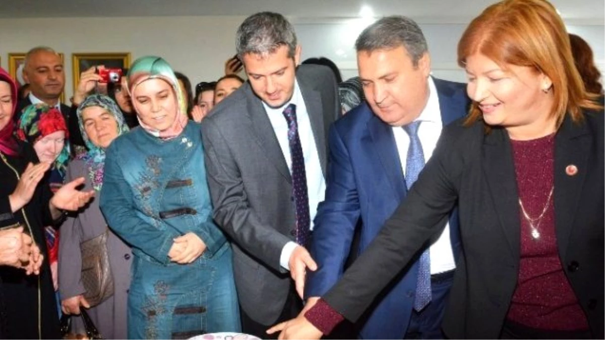 Başkan Çerçi Yeni Mahalle Hanımlar Lokalini Ziyaret Etti