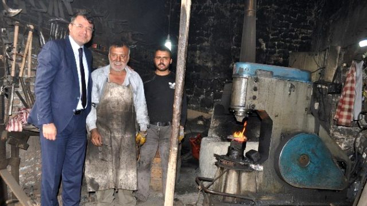 Başkan Turgut\'tan Demirci Esnafına Ziyaret