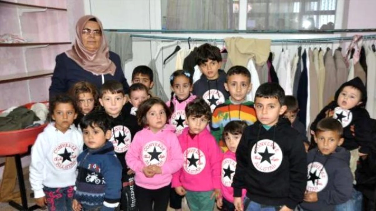 Besni\'de Suriyeli Ailelere Kış Yardımı Yapıldı