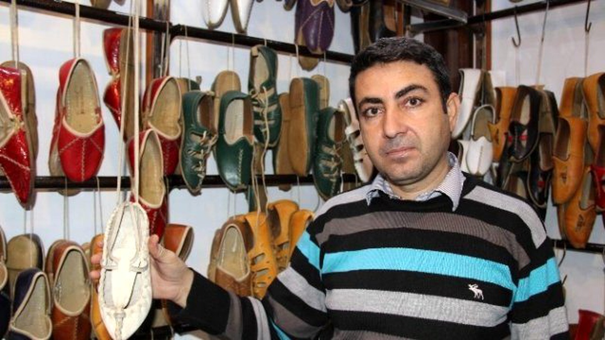 Çanakkale Savaşı\'ndan Kalma Çarığa Gözü Gibi Bakıyor
