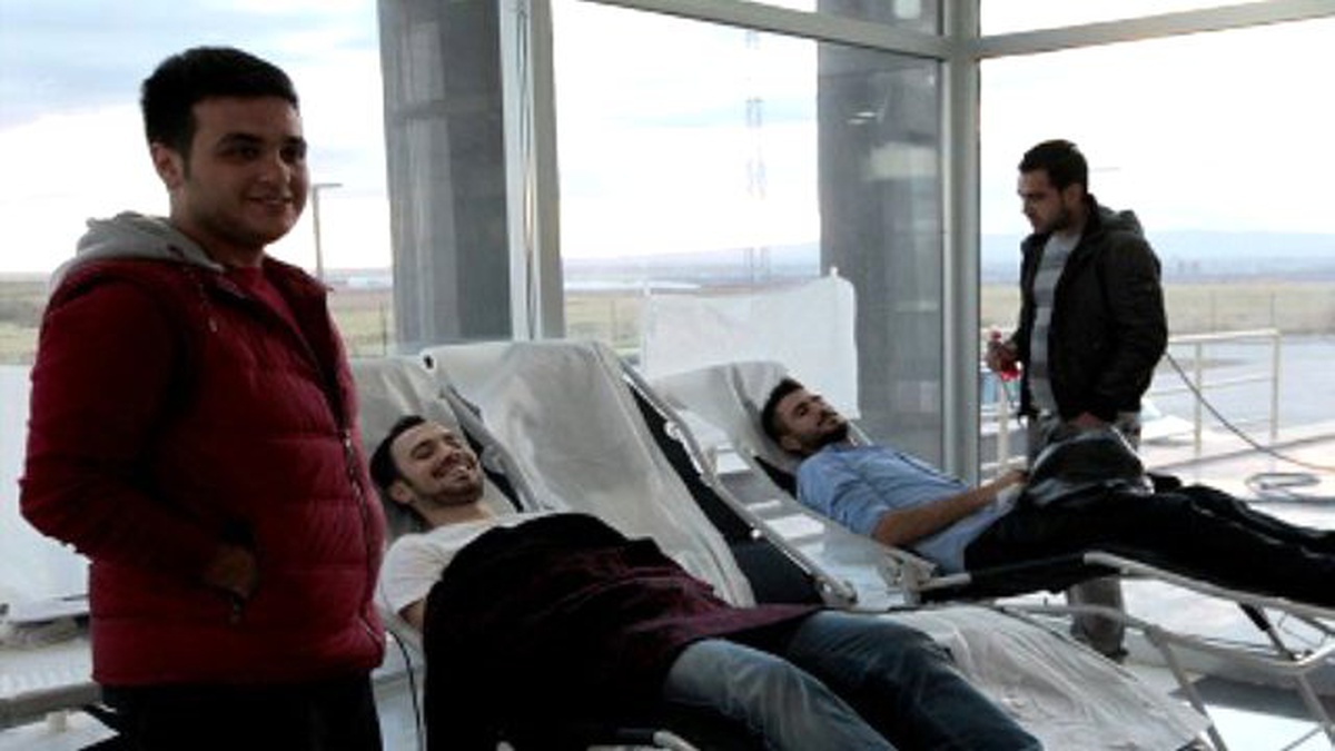 Dicleli Öğrencilerden Kan Bağışı Kampanyasına Destek