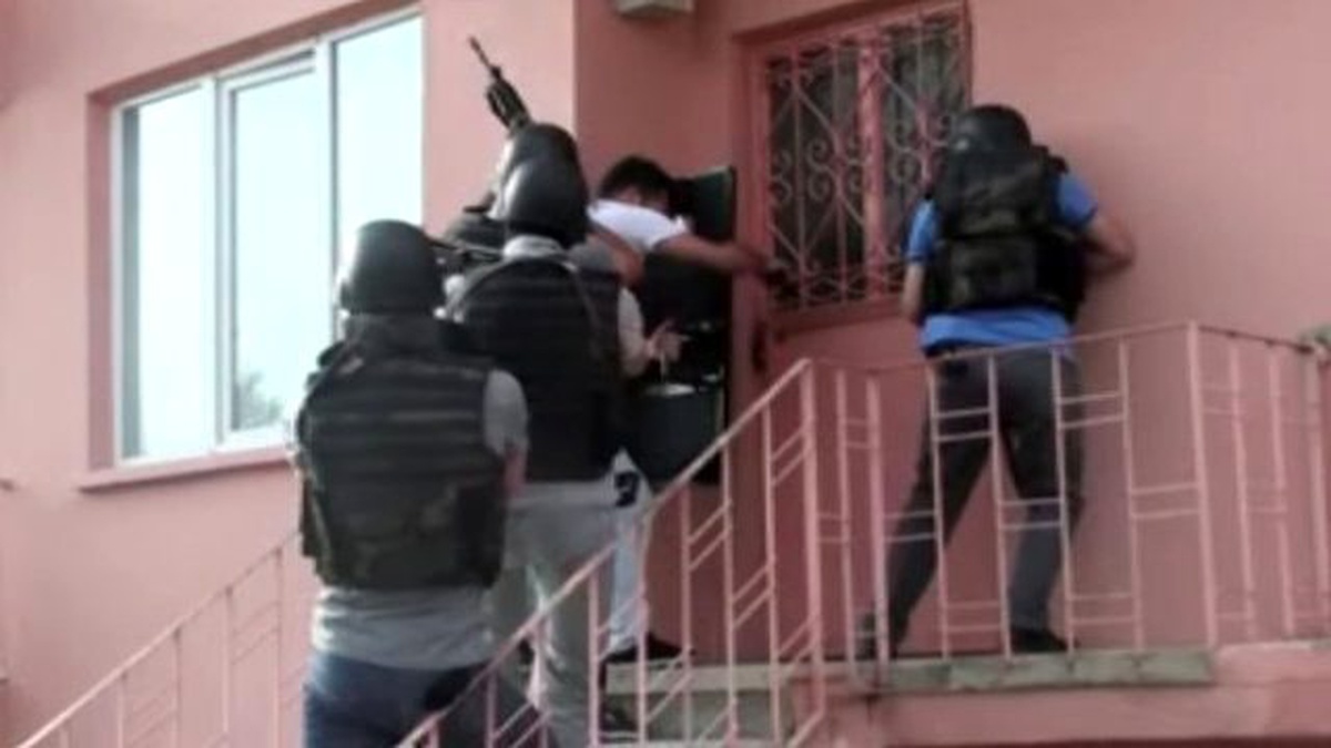 Erzincan\'da Terör Operasyonu: 3 Gözaltı