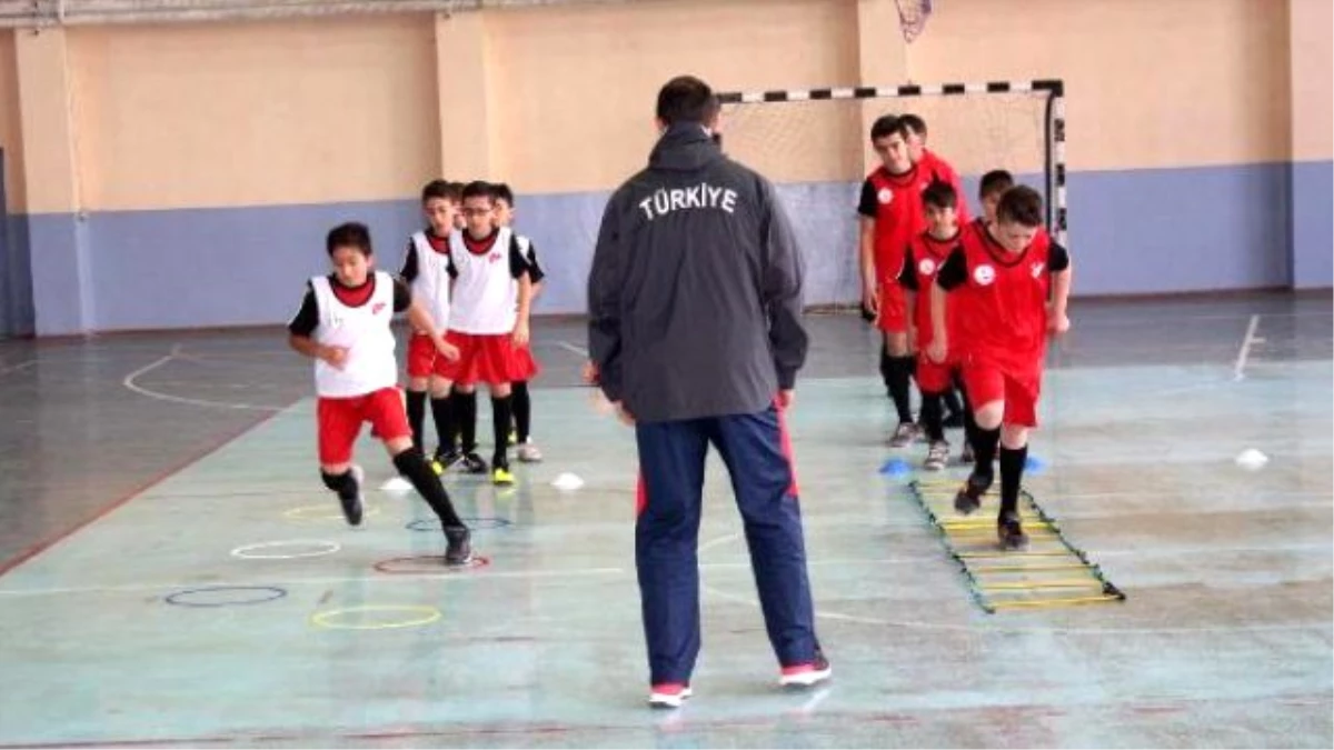 Futbol Yatılı Bölge Okulları Projesi Kastamonu\'da Start Aldı