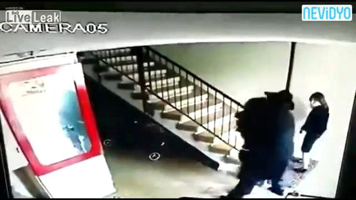 Genç Kızı Böyle Taciz Etti