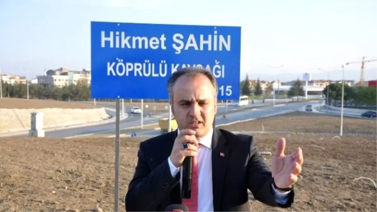 Hikmet Şahin\'in İsmi Ölüm Yıldönümünde Kavşağa Verildi