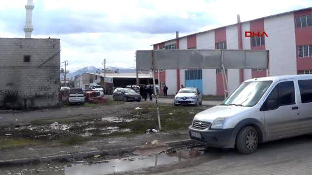 Iğdır\'da Motosikletten Polis Aracına Ateş Açıldı