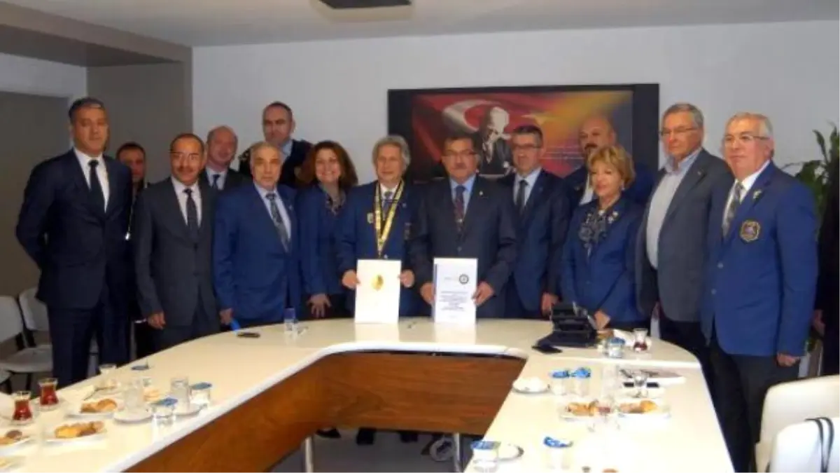 İzmir\'de, Emniyet ile Rotaryenlerden, Yeni Nesiller İçin İşbirliği