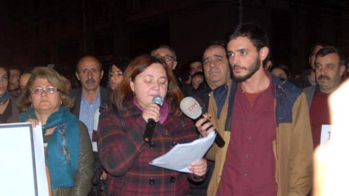 İzmir\'de, Silvan Olayları Protestosu Edildi
