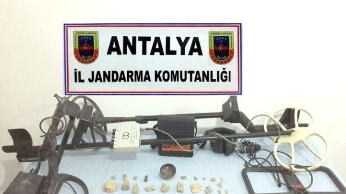 Jandarmanın Baskın Düzenlediği Evden Tarih Fışkırdı