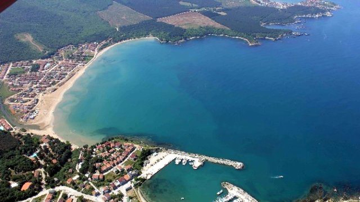 Kumcağız\'a Futbol Sahasının İhalesi Yapıldı