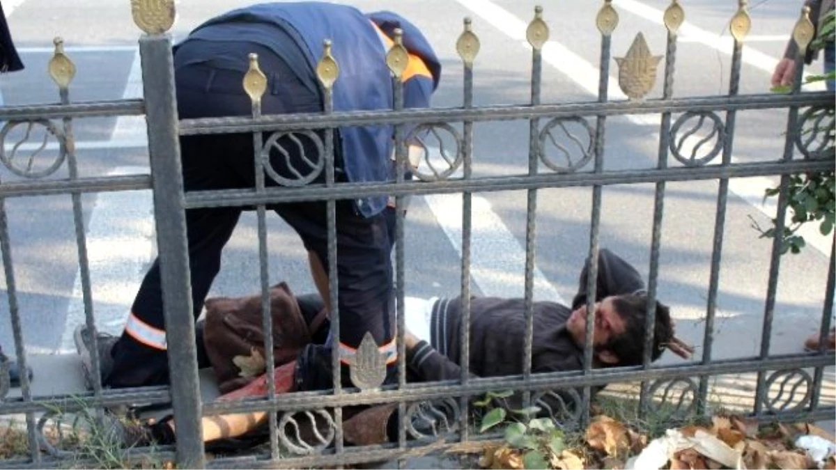 Polisten Kaçan Eylemci Demir Bariyerlere Saplandı