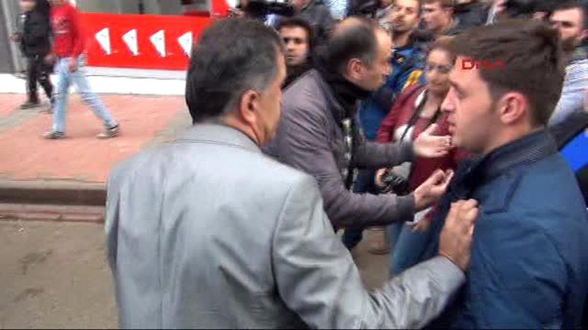 Silvan Sokağa Çıkma Yasağının Sürdüğü Mahallelere Girmeye Çalışan Hdp\'lilere Müdahale 2