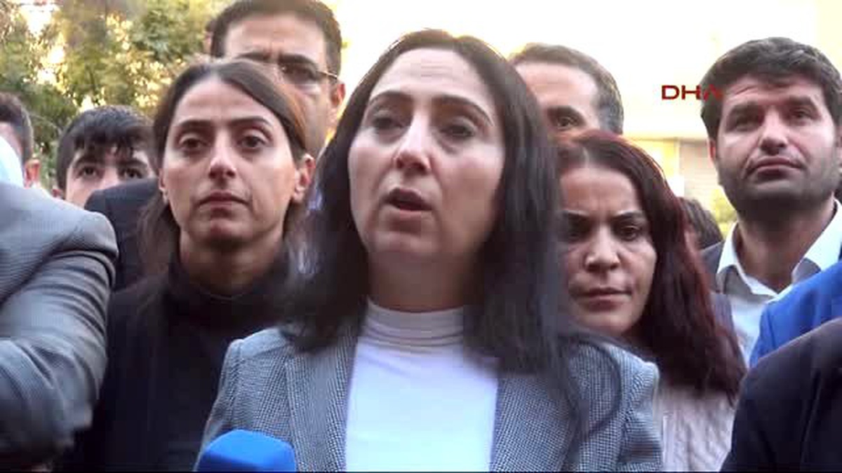 Silvan Sokağa Çıkma Yasağının Sürdüğü Mahallelere Girmeye Çalışan Hdp\'lilere Müdahale 6