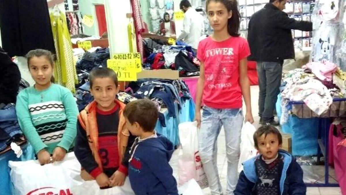 Siverek Yardımlaşma Derneği (Siyar-der) 600 Yetimi Giydirdi