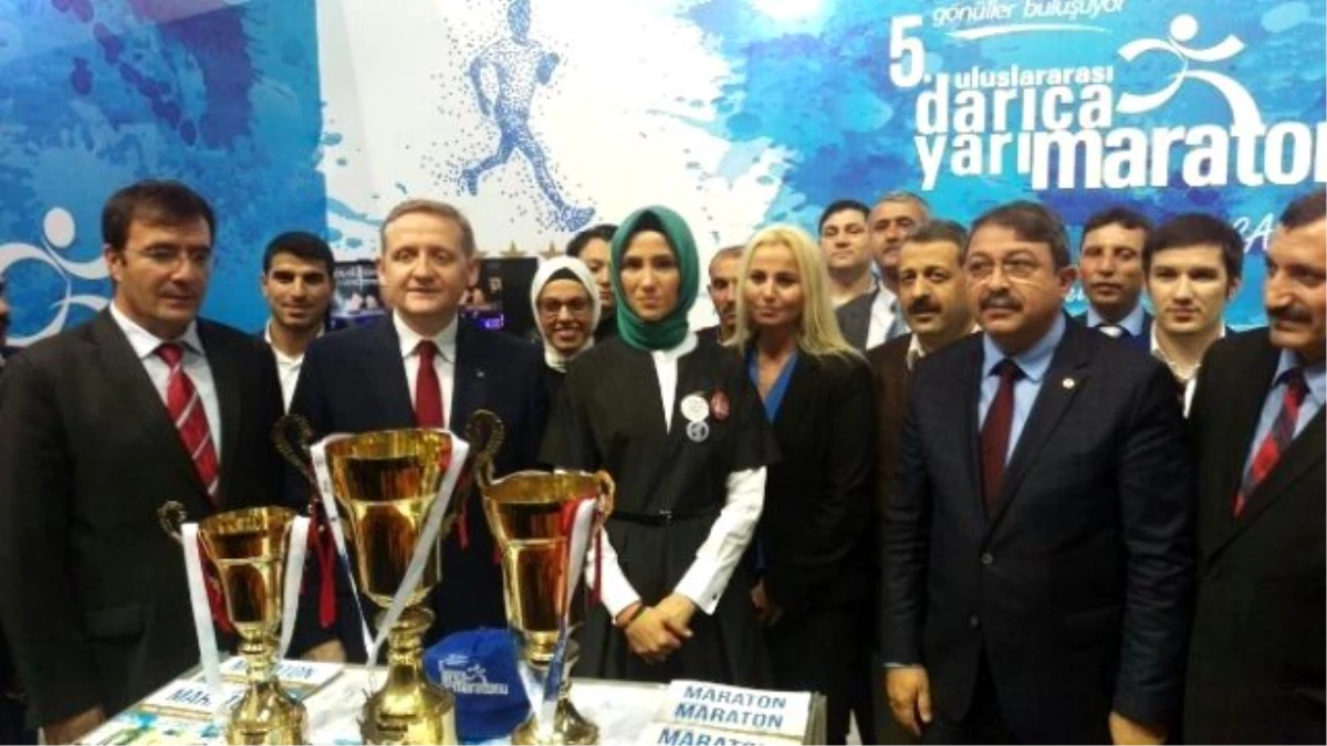 Sümeyye Erdoğan Darıca Standını Ziyaret Etti