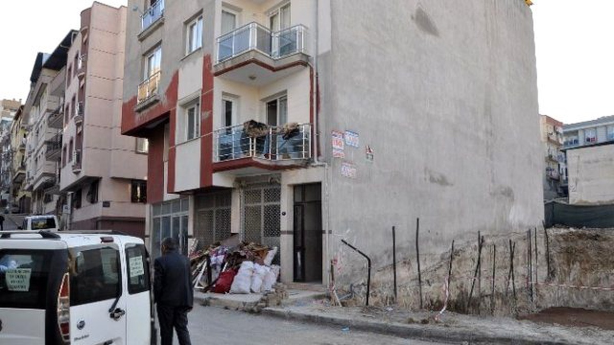 Televizyonun Altında Minik Songül Hayatını Kaybetti