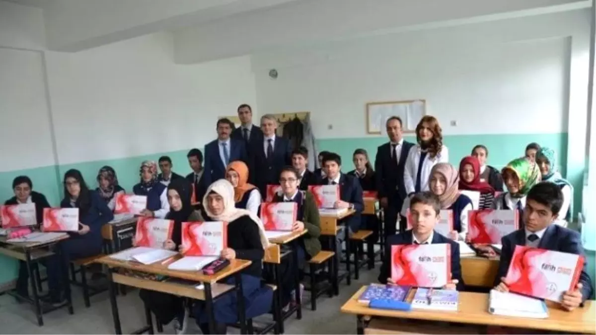 Tercan Anadolu Lisesi Öğrencilerine Tabletleri Dağıtıldı