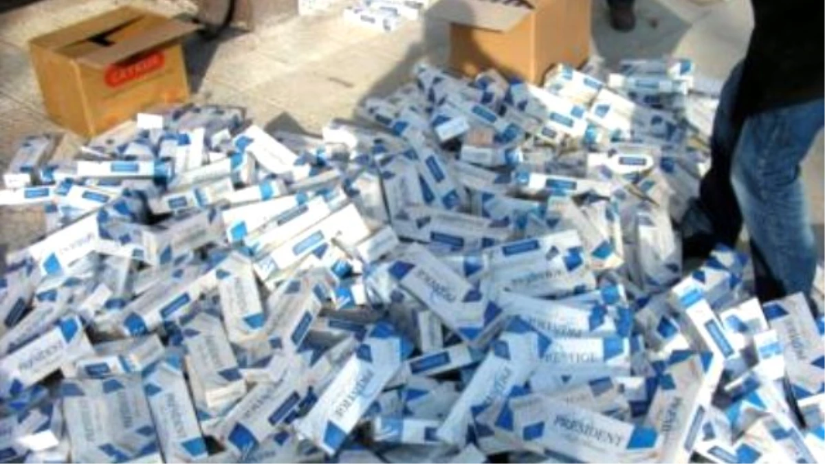 Batman\'da Yolcu Otobüsünde 7 Bin 710 Paket Kaçak Sigara Ele Geçirildi