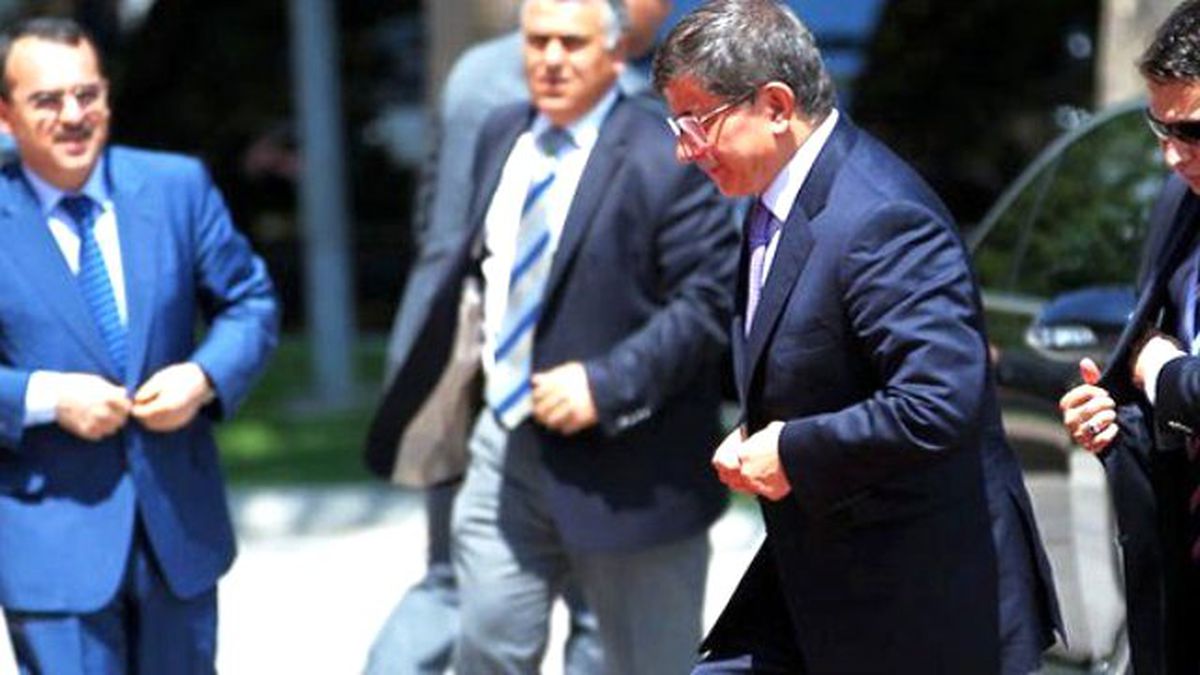 Davutoğlu, Vaatler İçin Gül'ün Taktiğini Uygulayacak