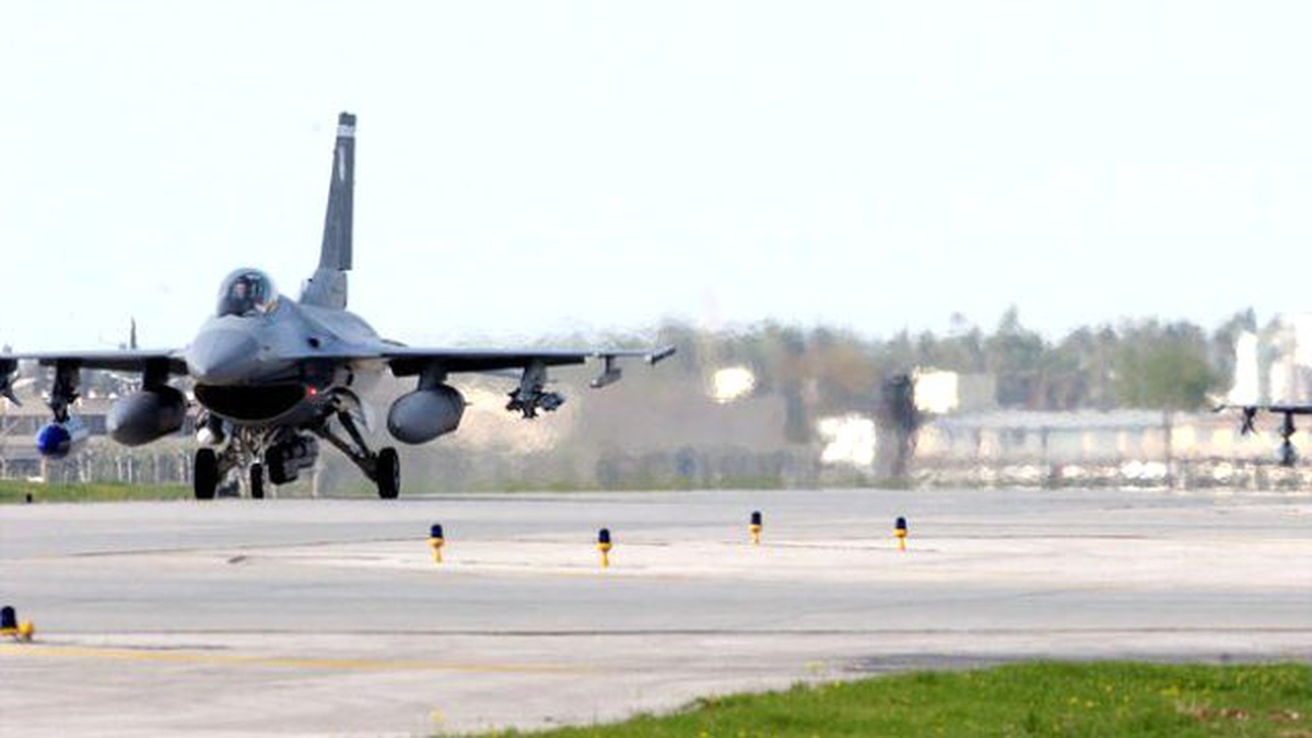 ABD: F15 Savaş Uçakları İncirlik Üssü\'ne Geldi