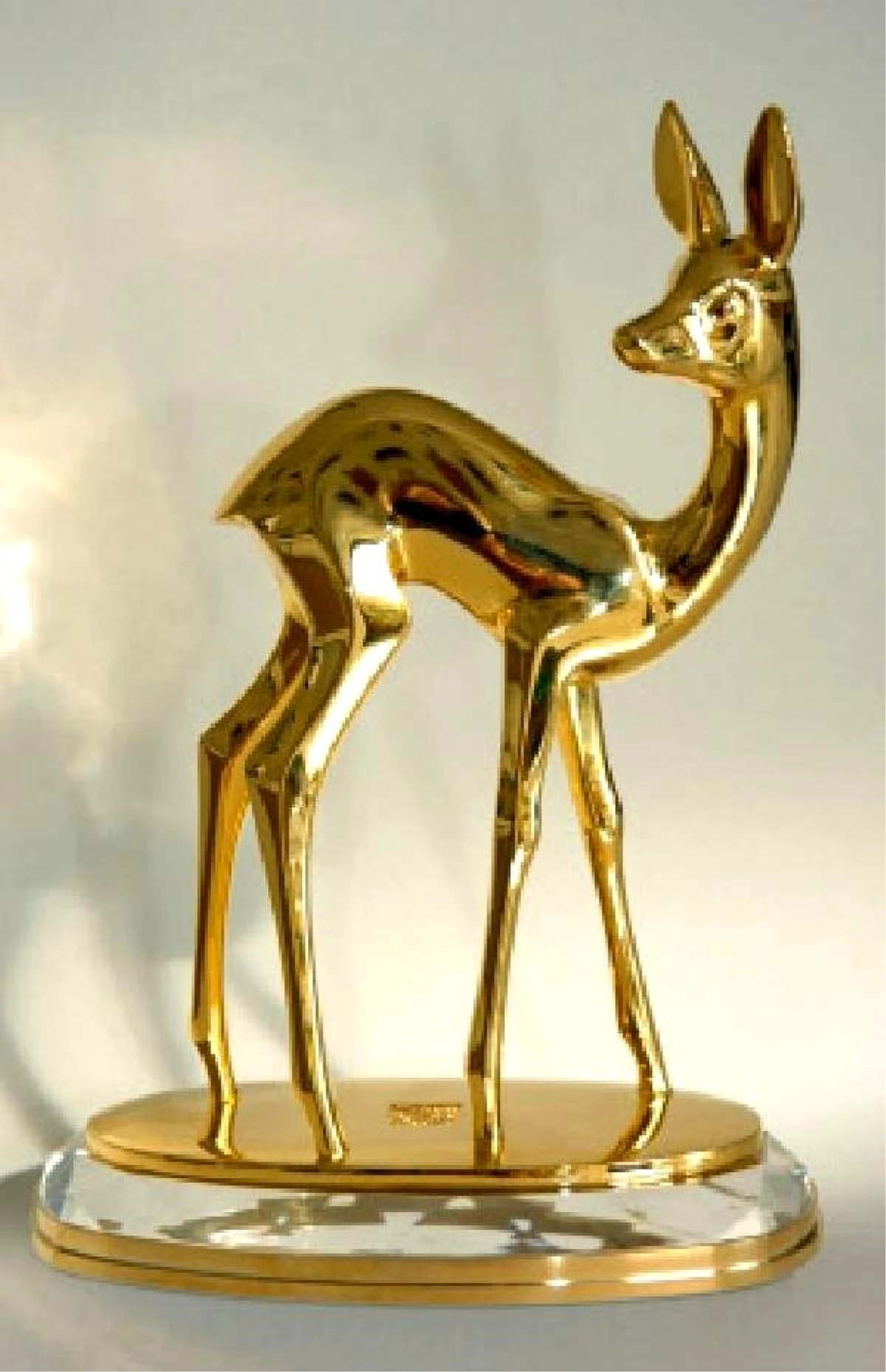 Almanya\'nın Oskar Ödülü Sayılan Bambi Ödülleri 15 Kategoride Verildi