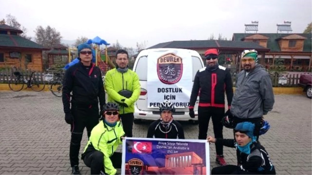 Atatürk\'ü Anmak İçin 250 Km Pedal Çevirdiler