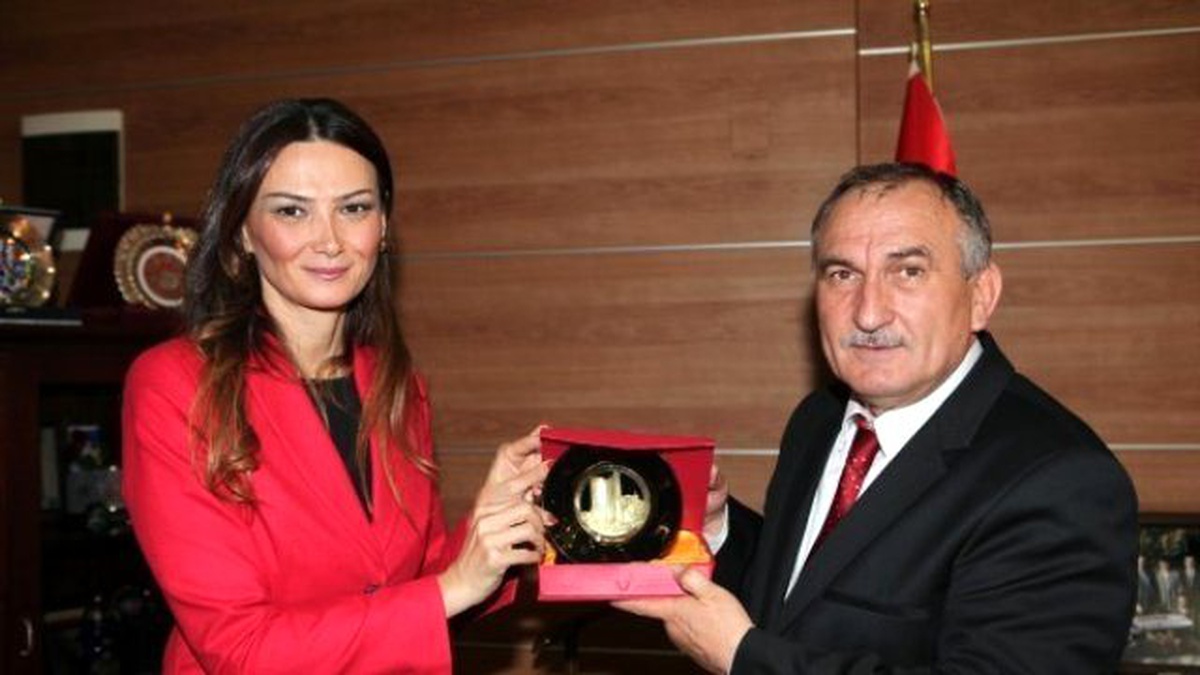 Azeri Milletvekili\'nden Başkan Yılmaz\'a Teşekkür Mektubu