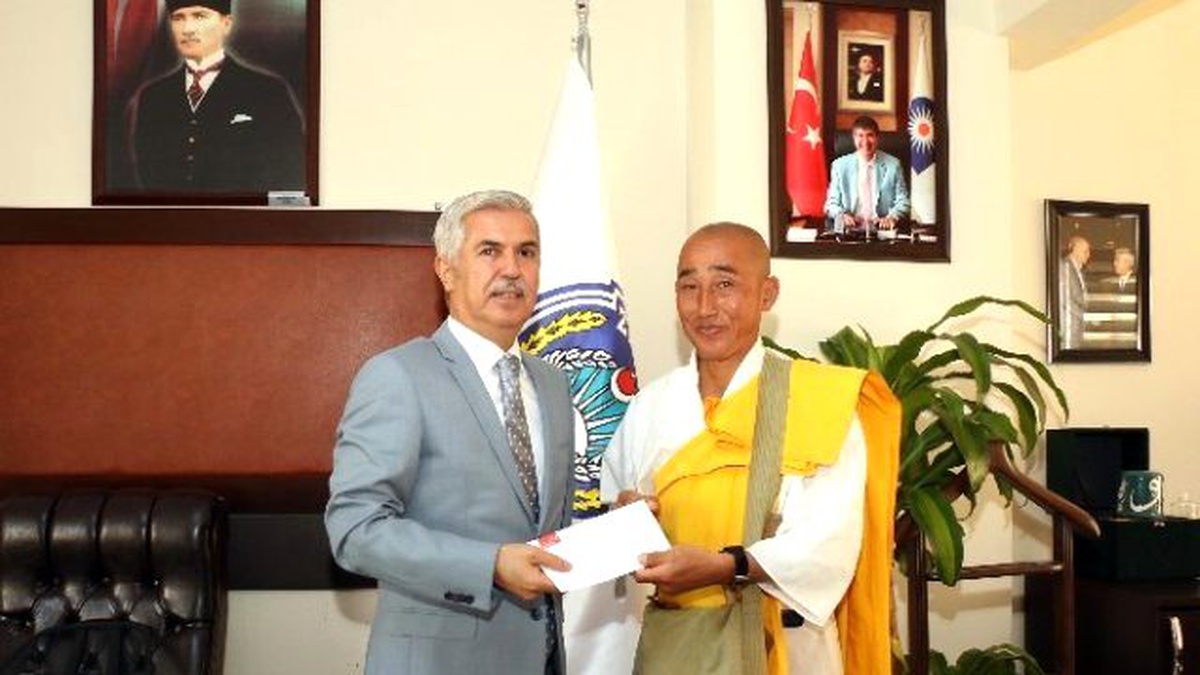 Barış İçin Yürüyen Japon Budist Rahip Büyükşehir\'de