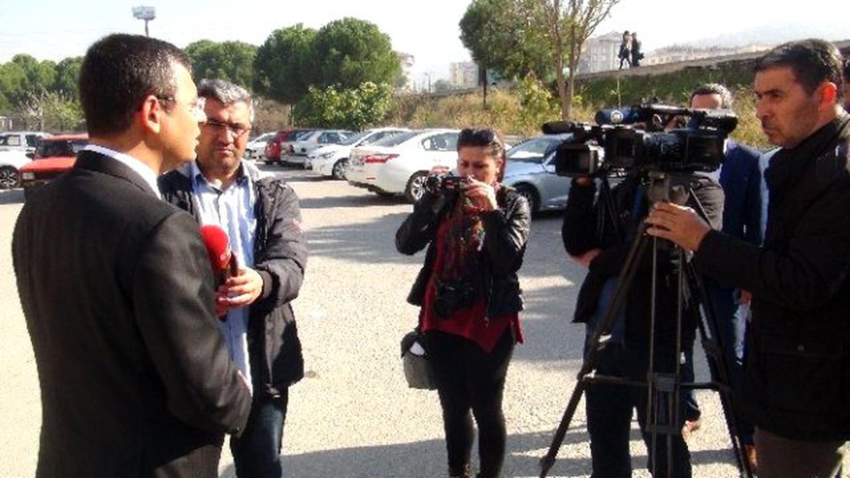 CHP\'li Özel Vali Bektaş\'ı İstifaya Çağırdı