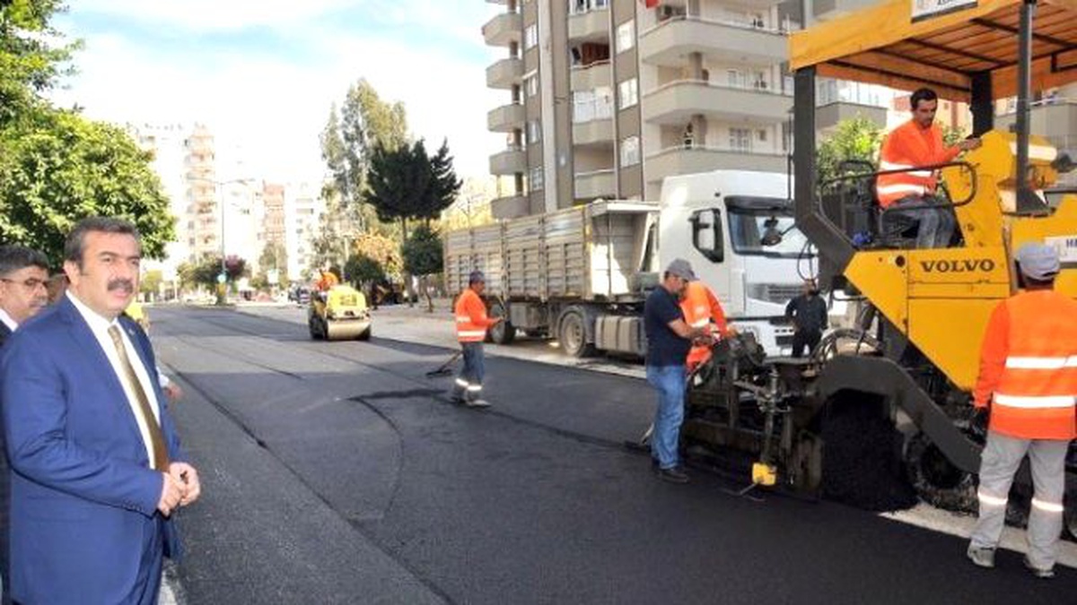 Çukurova\'da Bozulan Parke Yol Asfaltlandı