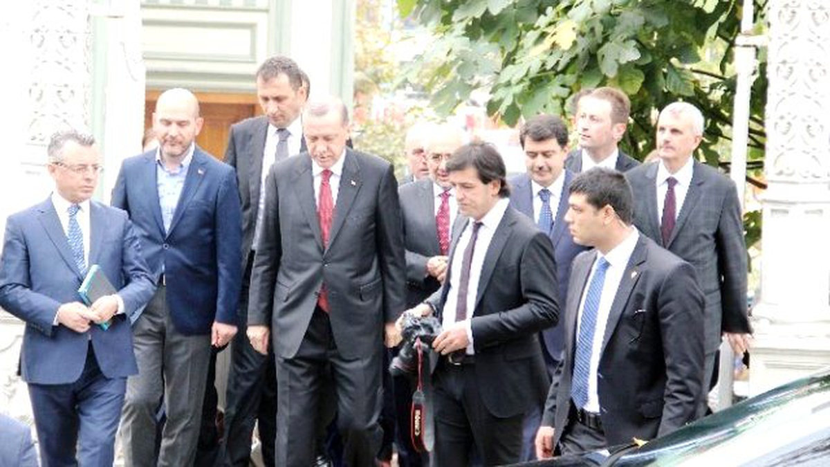 Cumhurbaşkanı Erdoğan Cuma Namazını Beşiktaş\'ta Kıldı