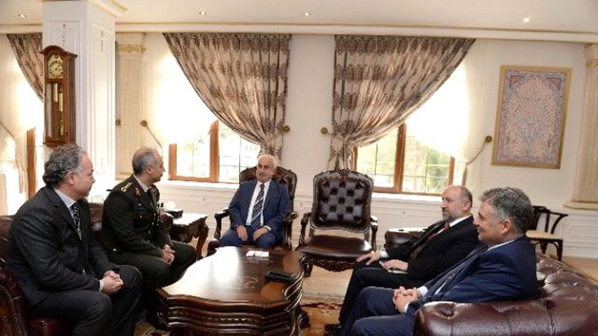 Edirne Valisi Dursun Ali Şahin Altınla Ödüllendirdi
