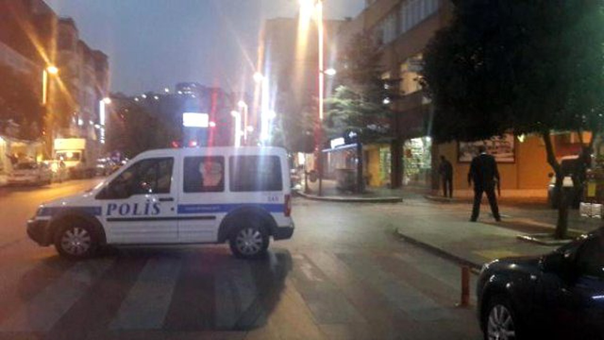 Gölcük\'te Soyguncu Banka Çalışanlarını Rehin Alındı (1)