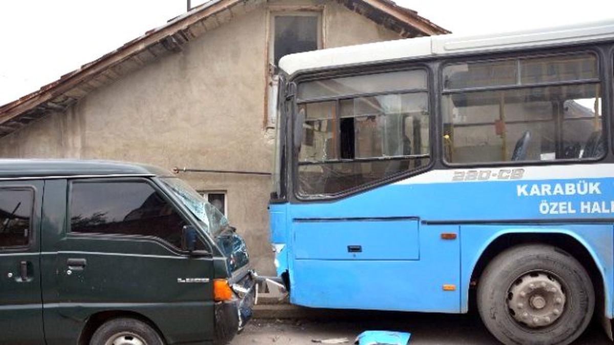 Halk Otobüsü, 2 Araç ve Bir Eve Çarparak Durabildi