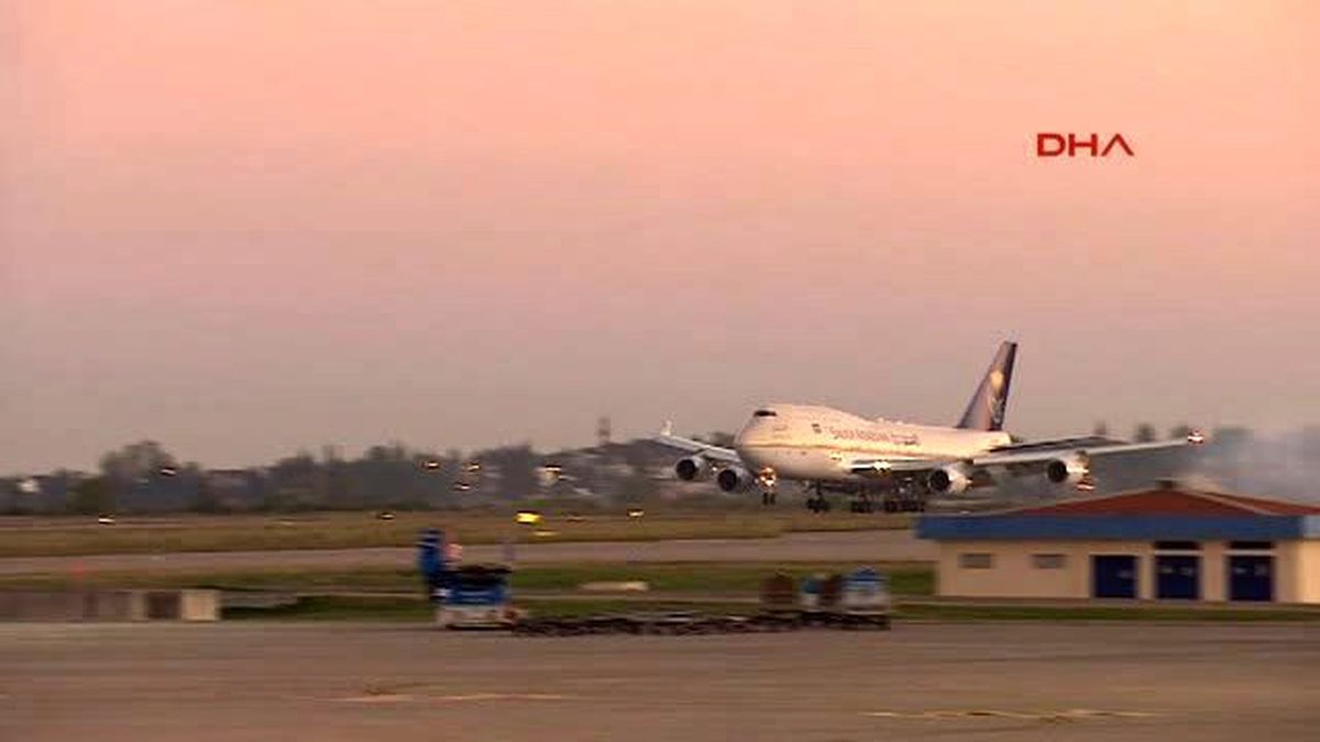 Suudi Kral Türkiye'ye 65 Mercedes'ini Yolladı, Yetmedi 400 Araç Daha Kiraladı